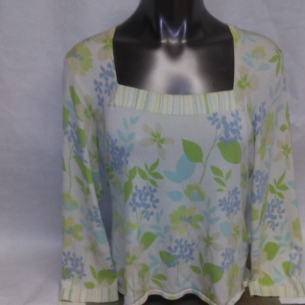 SOLD  L top Blues Greens Tans on White - Picture 6 of 7